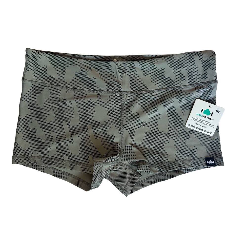 Wodbottom NWT Women’s Gray Reflective Camo Activewear shorts - size XXXL